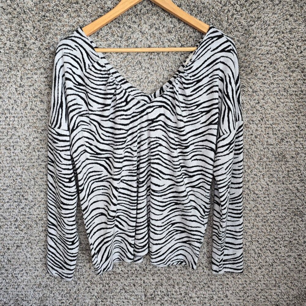 Maeve Anthropologie Top Womens Large Gray Animal Print Double‎ V Neck Blouse
